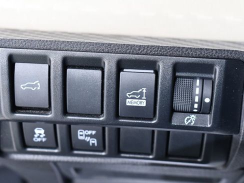 Used 2019 Subaru Ascent Premium AWD/4WD image 30