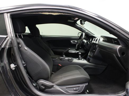 Used 2019 Ford Mustang GT RWD image 13