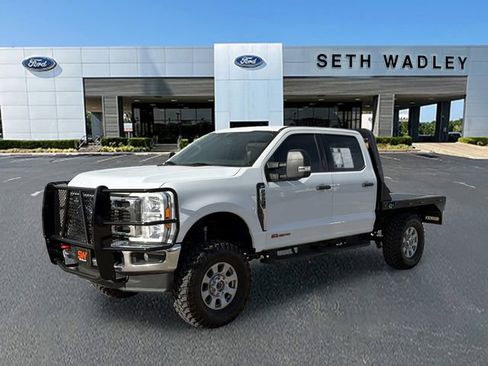 Used 2023 Ford F250 XLT w/ F-250 >10K GVWR Package image 3