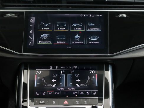 Used 2023 Audi Q8 Premium Plus w/ Premium Plus Package AWD/4WD image 16