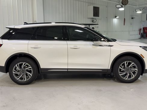 New 2026 Lincoln Corsair Premiere FWD image 2