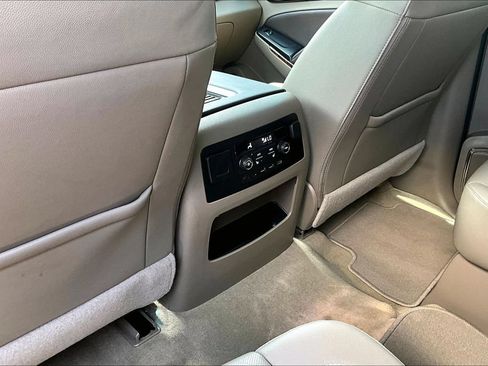 Used 2017 Chevrolet Suburban Premier AWD/4WD image 30