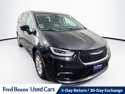 Used 2023 Chrysler Pacifica Touring-L