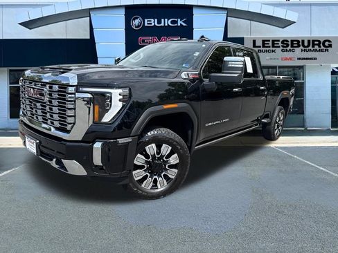 Used 2024 GMC Sierra 2500 Denali w/ Denali Reserve Package AWD/4WD image 3