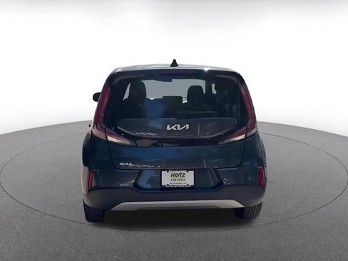 Used 2025 Kia Soul LX w/ LX Technology Package FWD image 12