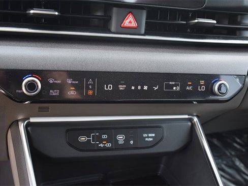 New 2026 Kia Carnival EX image 31