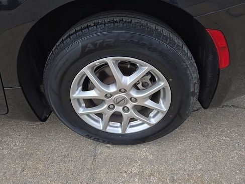 Used 2023 Chrysler Pacifica Touring-L FWD image 21