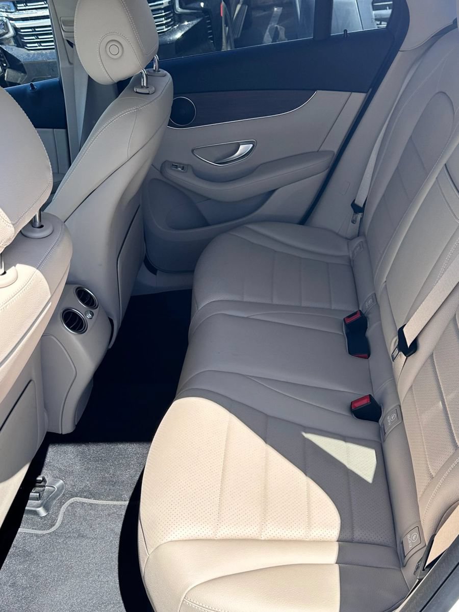 Used 2022 Mercedes-Benz GLC 300 image 11