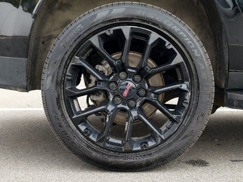 Used 2023 GMC Yukon XL SLT w/ SLT Premium Package image 13