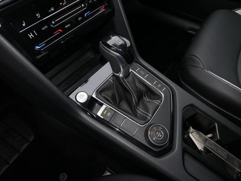 Certified 2025 Volkswagen Taos SEL image 24