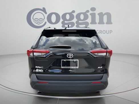 Used 2024 Toyota RAV4 XLE FWD image 4
