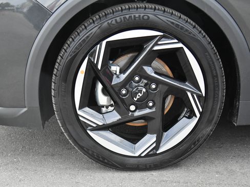 Used 2025 Kia K4 EX image 12