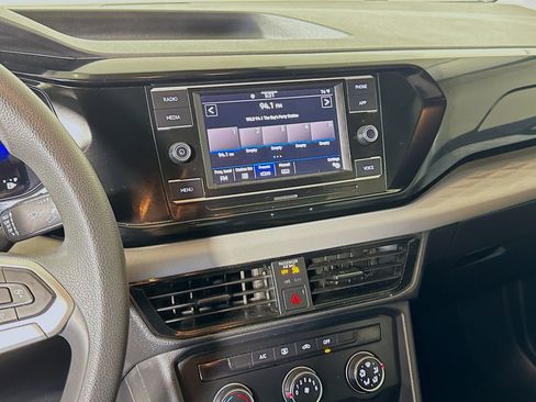 Used 2022 Volkswagen Taos S image 18