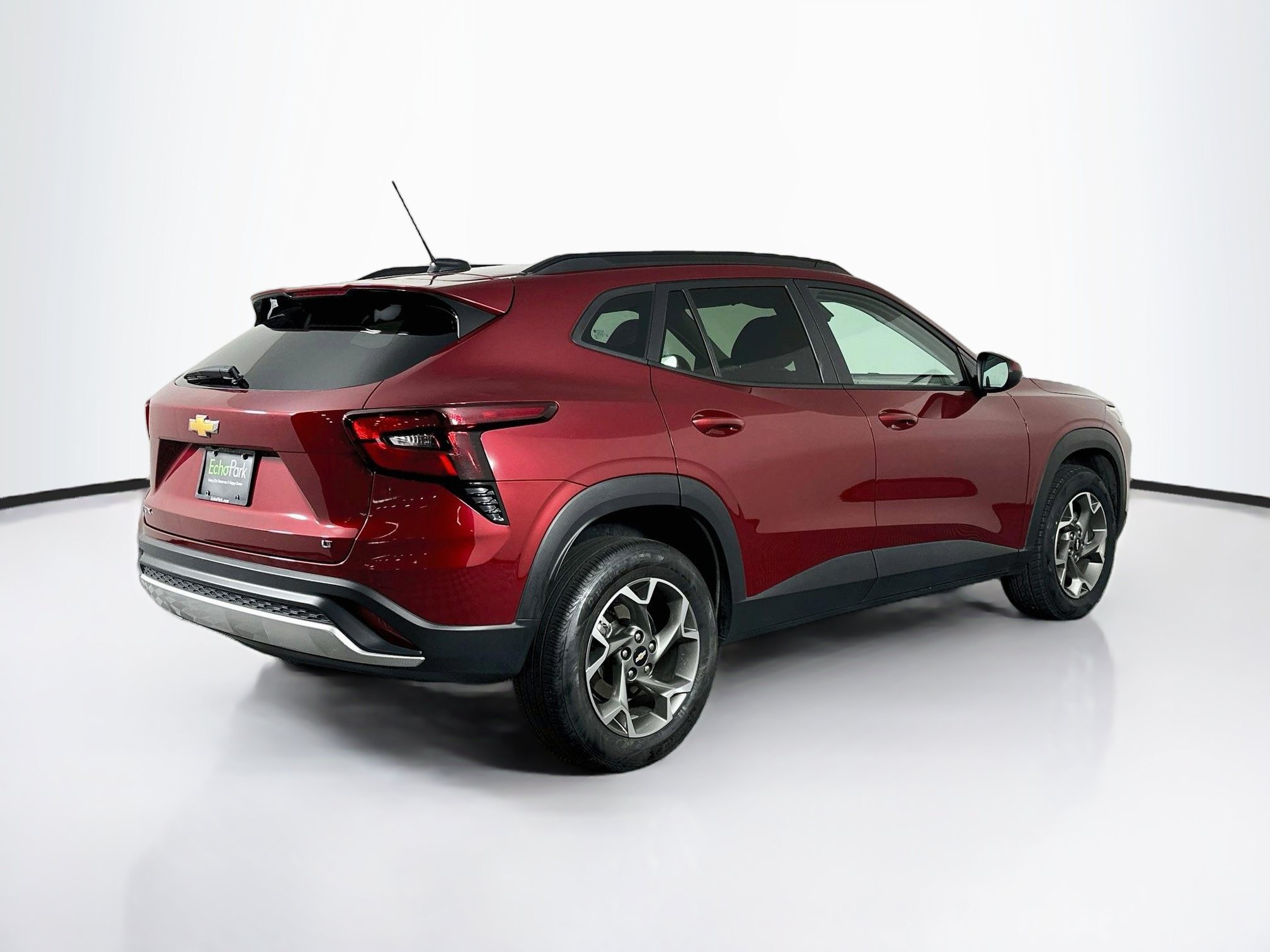 Used 2025 Chevrolet Trax LT FWD image 9