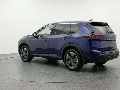 Used 2025 Nissan Rogue SV FWD image 6