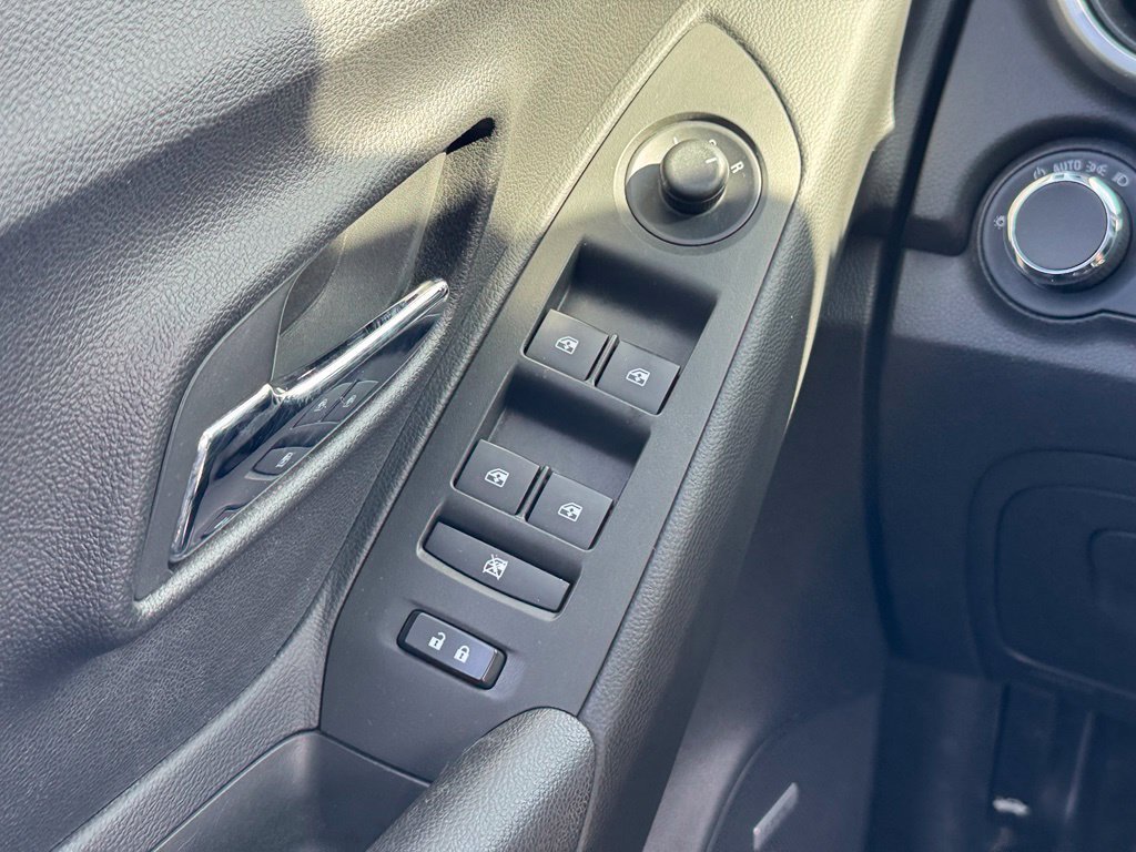 Used 2015 Chevrolet Trax LT w/ LT Sun and Sound Package FWD image 32