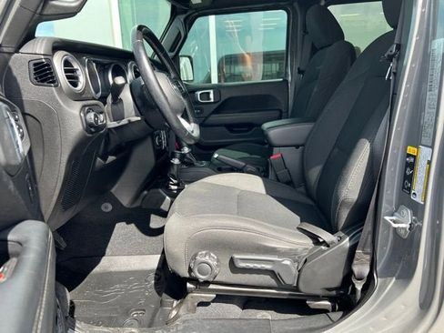 Used 2020 Jeep Wrangler Unlimited Sahara image 6