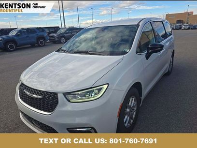 Used 2024 Chrysler Pacifica Touring-L