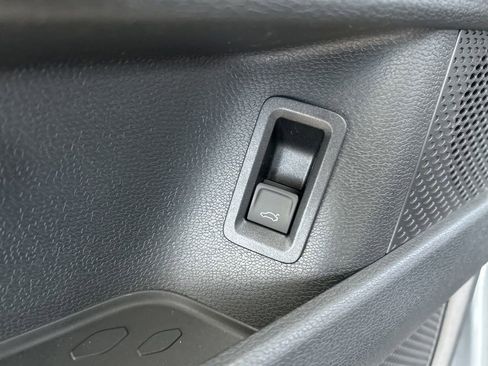 New 2025 Volkswagen ID. Buzz Pro S image 13