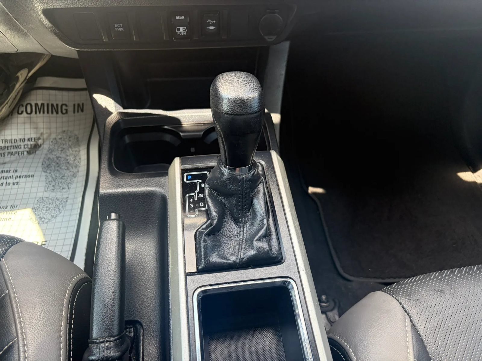 Used 2019 Toyota Tacoma SR5 AWD/4WD image 16