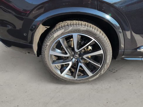 Used 2025 Volvo XC90 B5 Plus w/ Protection Package Premier image 11