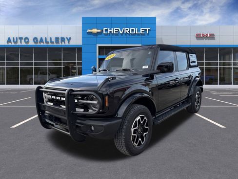 Used 2023 Ford Bronco Outer Banks image 1