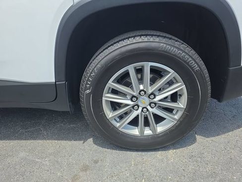 Used 2023 Chevrolet Traverse LT FWD image 35