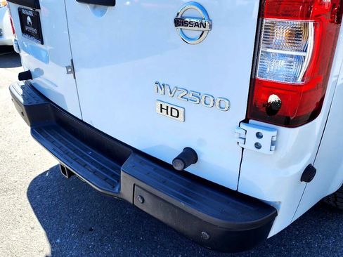 Used 2015 Nissan NV 2500 SV w/ Technology Package image 21