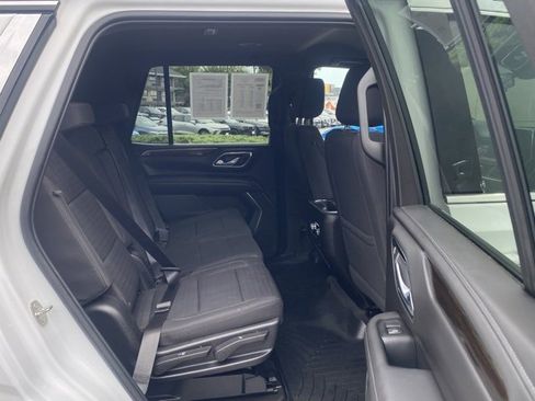 Used 2022 GMC Yukon SLE image 31