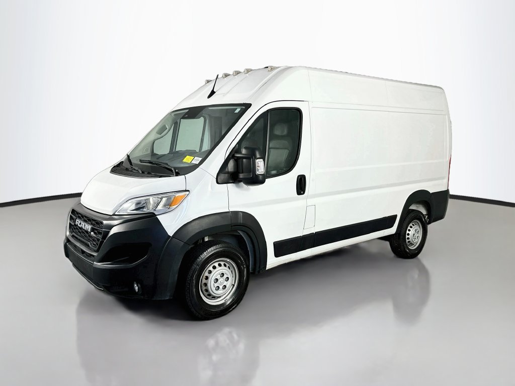 Used 2024 RAM ProMaster 2500 w/ Convenience Group FWD image 3