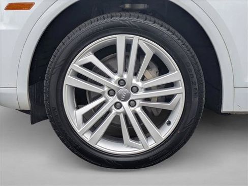 Used 2019 Audi Q5 2.0T Premium Plus w/ Premium Plus Package AWD/4WD image 25