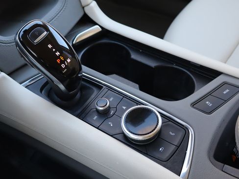 Used 2020 Cadillac XT6 Premium Luxury image 33