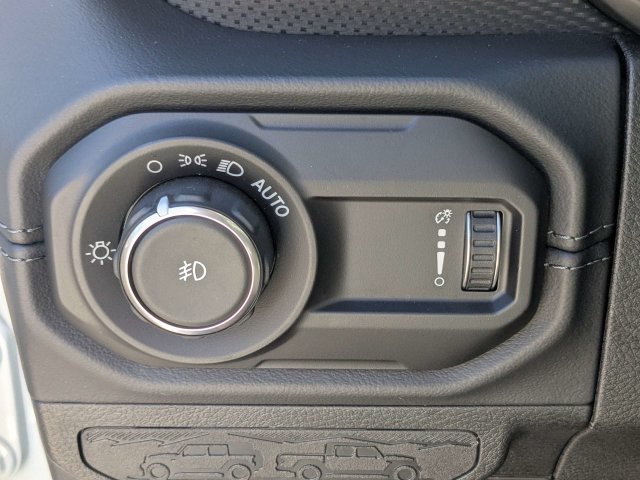 Certified 2026 Jeep Wrangler Unlimited Rubicon AWD/4WD image 25