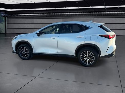 Certified 2023 Lexus NX 250 FWD w/ Premium Package image 5