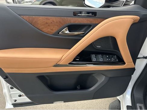 New 2026 Lexus LX 600 4WD w/ Luxury Package image 12