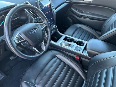 Used 2023 Ford Edge SEL image 4