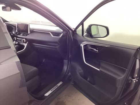 Used 2024 Toyota RAV4 SE AWD/4WD image 17