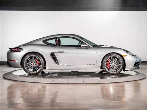 Used 2024 Porsche 718 Cayman GT4 image 9