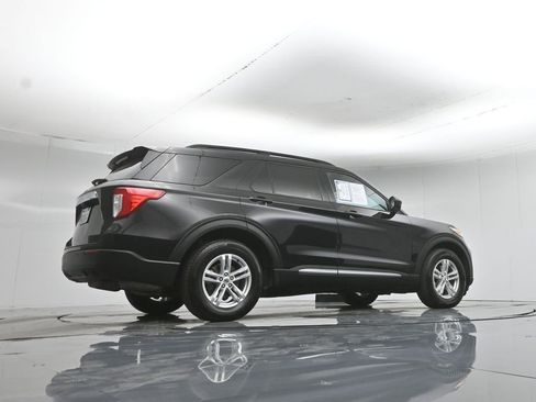 Certified 2023 Ford Explorer XLT RWD image 52