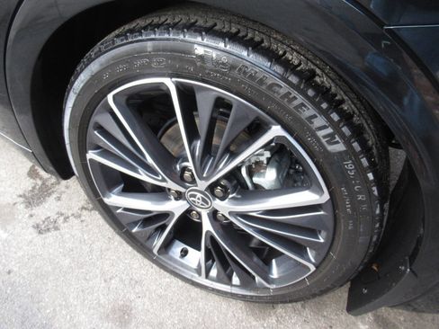 Used 2024 Toyota Prius AWD image 16