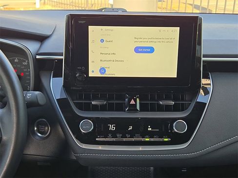 Used 2024 Toyota Corolla SE image 13