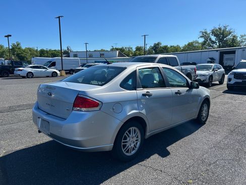 Used 2011 Ford Focus SE w/ 201A Rapid Spec Order Code FWD image 5