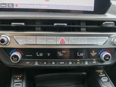 Used 2025 Kia Telluride S image 27