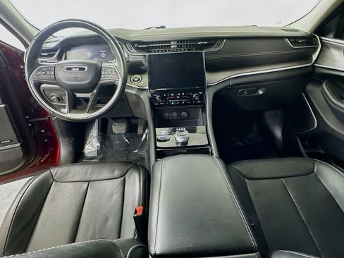 Used 2022 Jeep Grand Cherokee L Limited w/ Luxury Tech Group II image 17