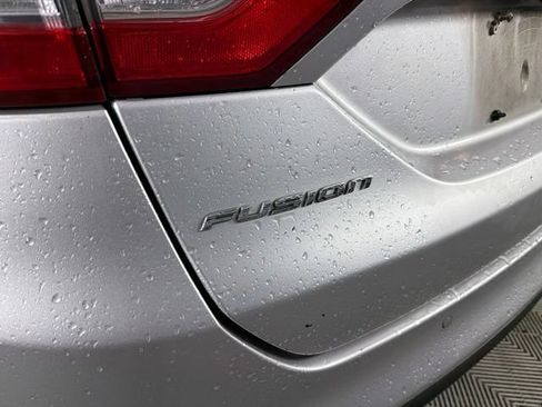 Used 2016 Ford Fusion SE FWD image 34