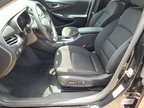 Used 2025 Chevrolet Malibu RS FWD image 10