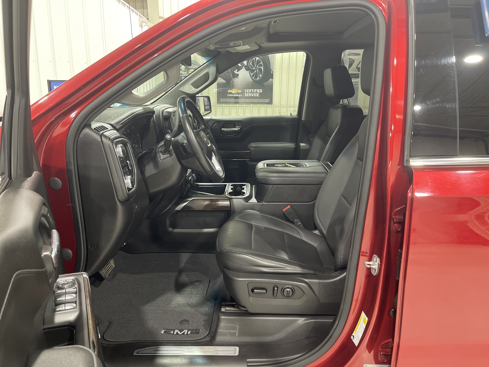 Used 2021 GMC Sierra 1500 SLT w/ SLT Premium Plus Package AWD/4WD image 2