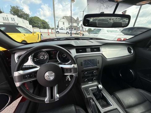 Used 2014 Ford Mustang GT Premium w/ Comfort Package RWD image 18
