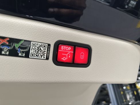 Certified 2023 Mercedes-Benz EQS 580 4MATIC Sedan image 18