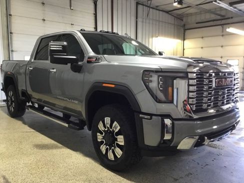 New 2025 GMC Sierra 2500 Denali w/ Denali Reserve Package image 5